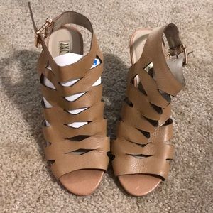 INC tan heels